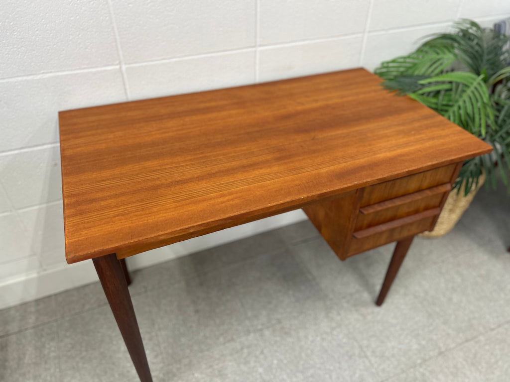Petite teak desk