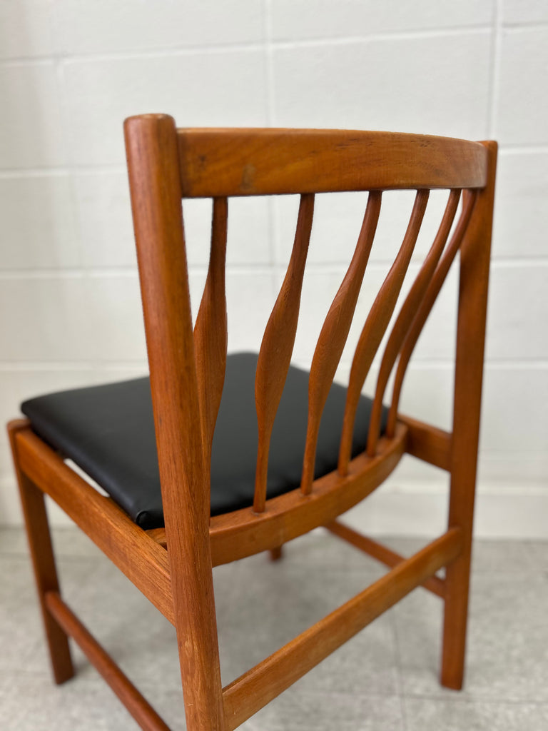 Single teak chair