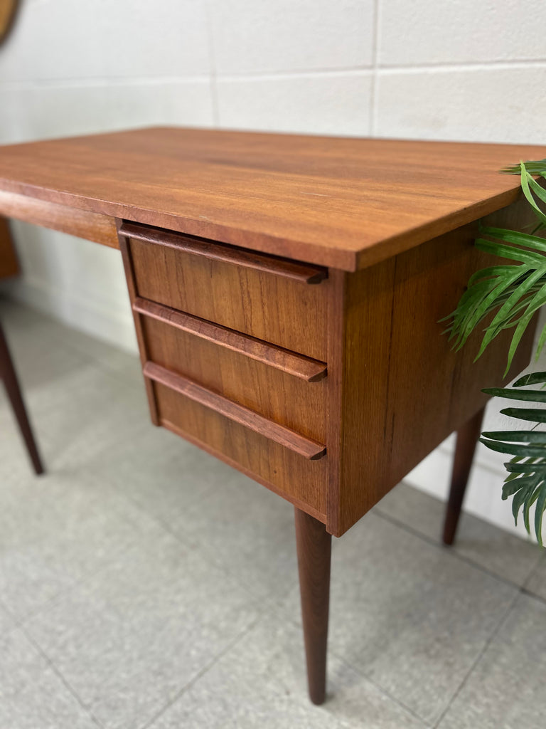 Petite teak desk