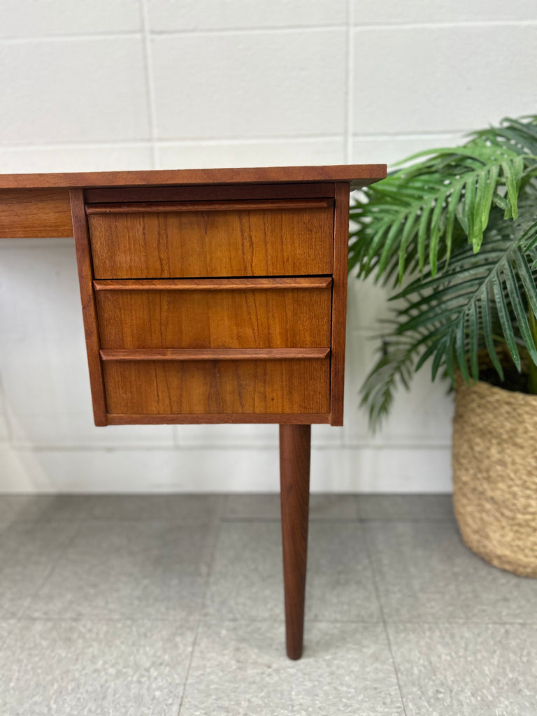 Petite teak desk