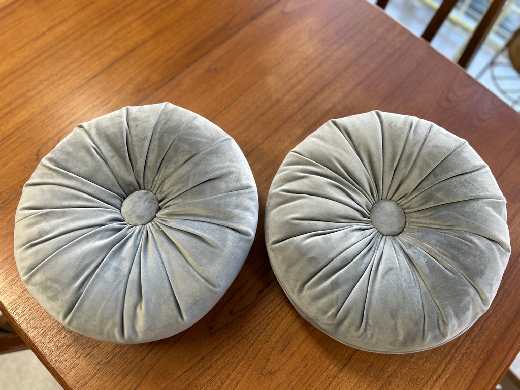 Velvet pintuck cushion pair