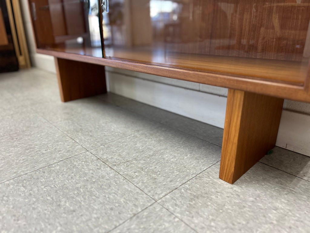 Teak media bench