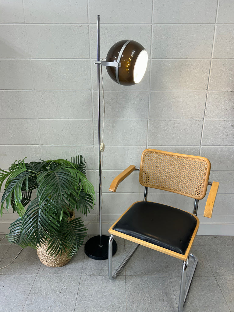 Space age floor lamp **hold**