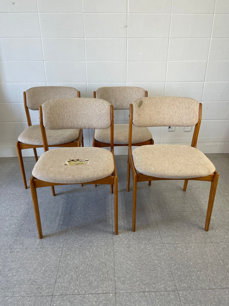 Set of (4) Teak dining chairs
