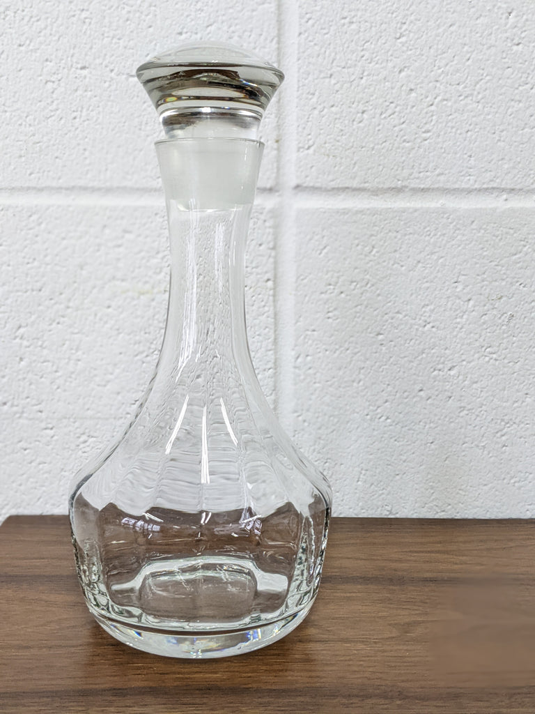 Decanter with glass stopper